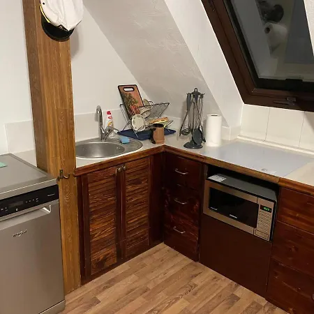 アパート Cozy, Quiet In A Privat House+parking *